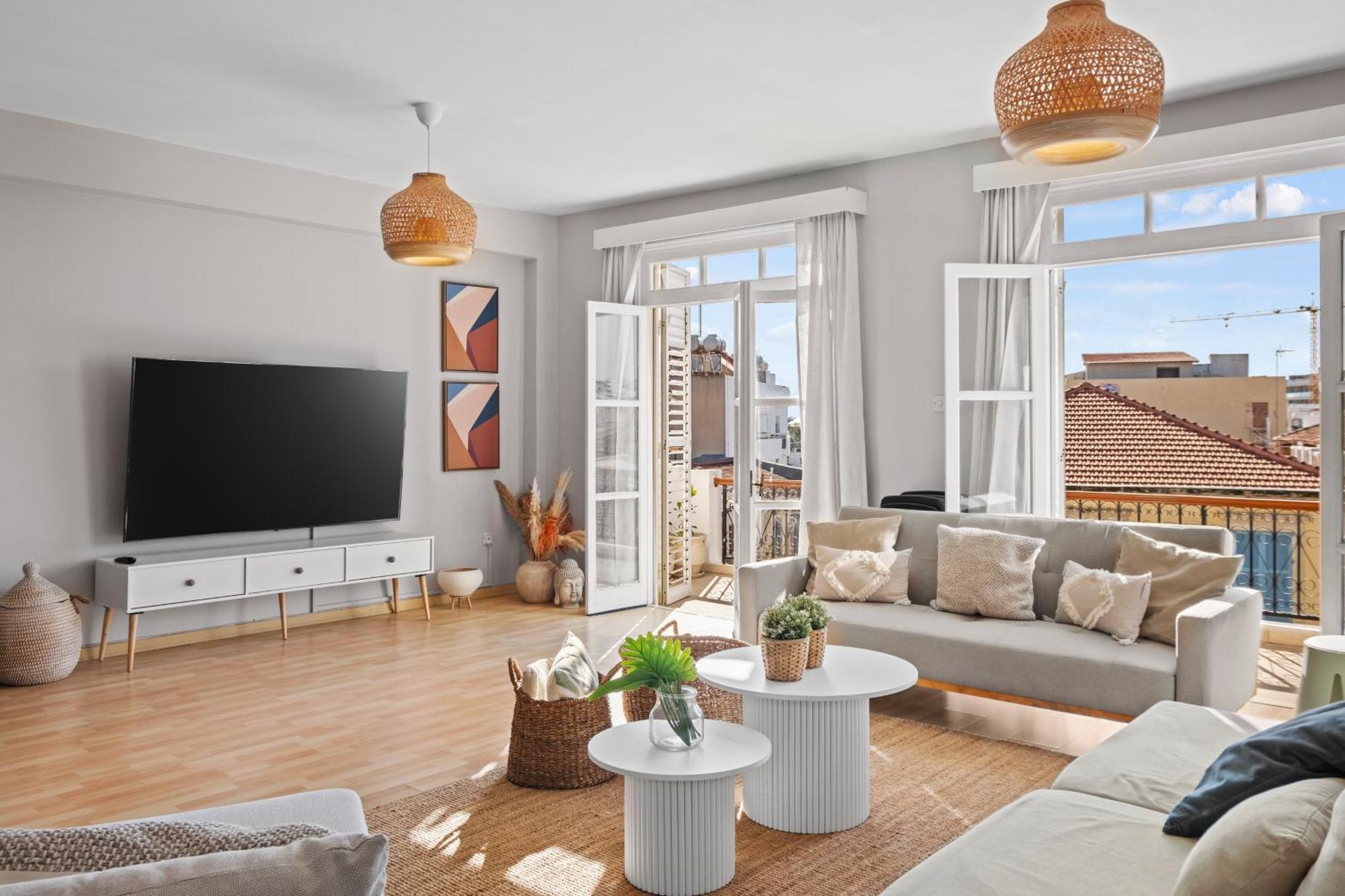 Apartment St Lazar Penthouse *